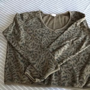 Animal print cotton French terry fleece crop top.
